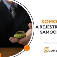 Komornik oferuje auta za grosze od komornika. Kluczyki i miniaturowy samochód w dłoni.