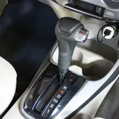 Jak działa półautomatyczna skrzynia biegów i dlaczego warto ją znać