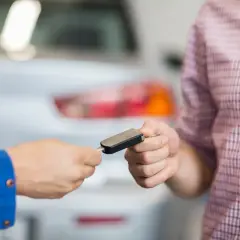 Jak przekazać samochód w darowiźnie bez błędów i wysokich kosztów – praktyczne porady