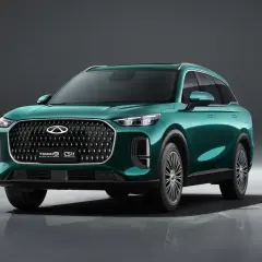 Nowy zielony Chery Tiggo 9 Plug-in Hybrid prezentuje się elegancko. Sprawdź jego cenę i możliwości!
