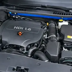 Silnik HDI 1.6, czysty i zadbany, gotowy do drogi.