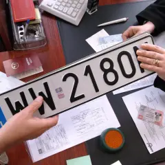 Jak wygląda rejestracja samochodu? Proste kroki, dokumenty i unikaj błędów