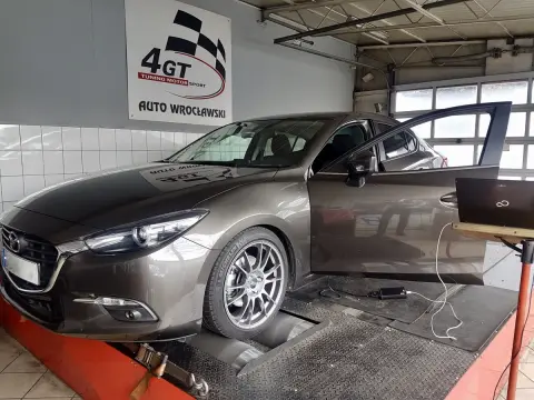 Chip tuning Mazda 3 2.0 165 KM: Jak zwiększyć moc i osiągi?