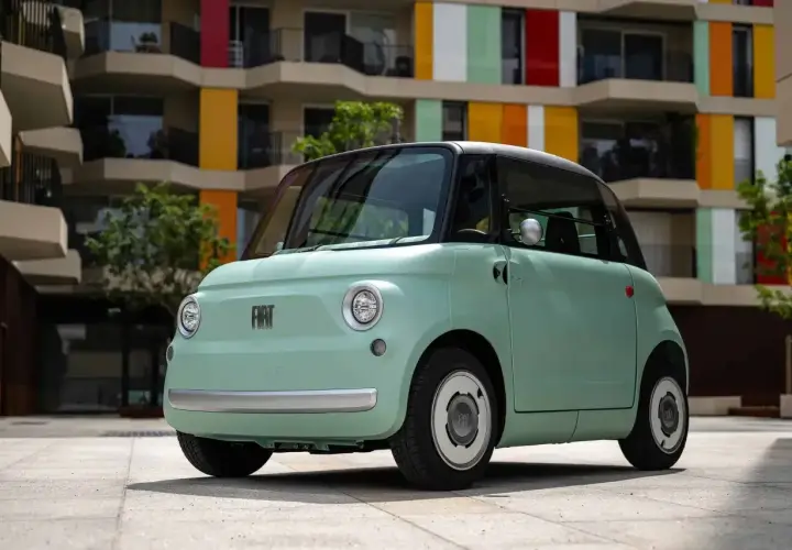 Miętowy Fiat Topolino, idealny do miasta. Sprawdź aktualną fiat topolino cena i daj się porwać stylowi!