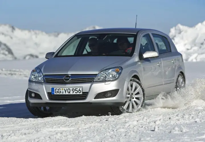 Jaki olej do skrzyni biegów Opel Astra H? Kluczowe informacje i porady
