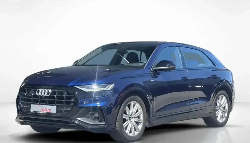 Elegancki, granatowy Audi Q8 na sprzedaż. Sprawdź atrakcyjną audi q8 cena w Audi Centrum Gdańsk.