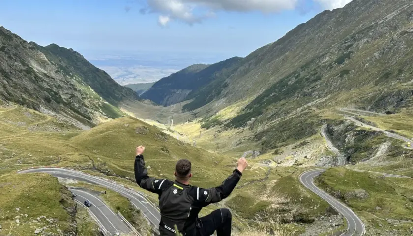 Najpiękniejsze trasy motocyklowe Rumunii: spektakularne krajobrazy
