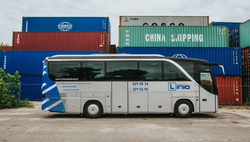 Autobus nauki jazdy "Linia" oferuje kursy na prawo jazdy kat D. Sprawdź atrakcyjną prawo jazdy kat d cena!