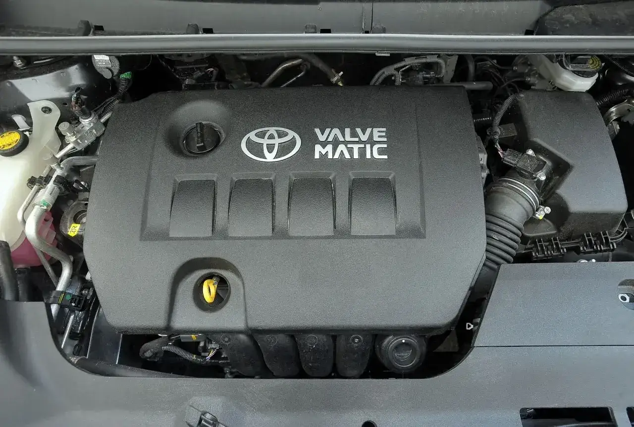 Silnik Valvematic w Toyota Verso 1.8 benzyna. Czysty i zadbany, gotowy do jazdy.