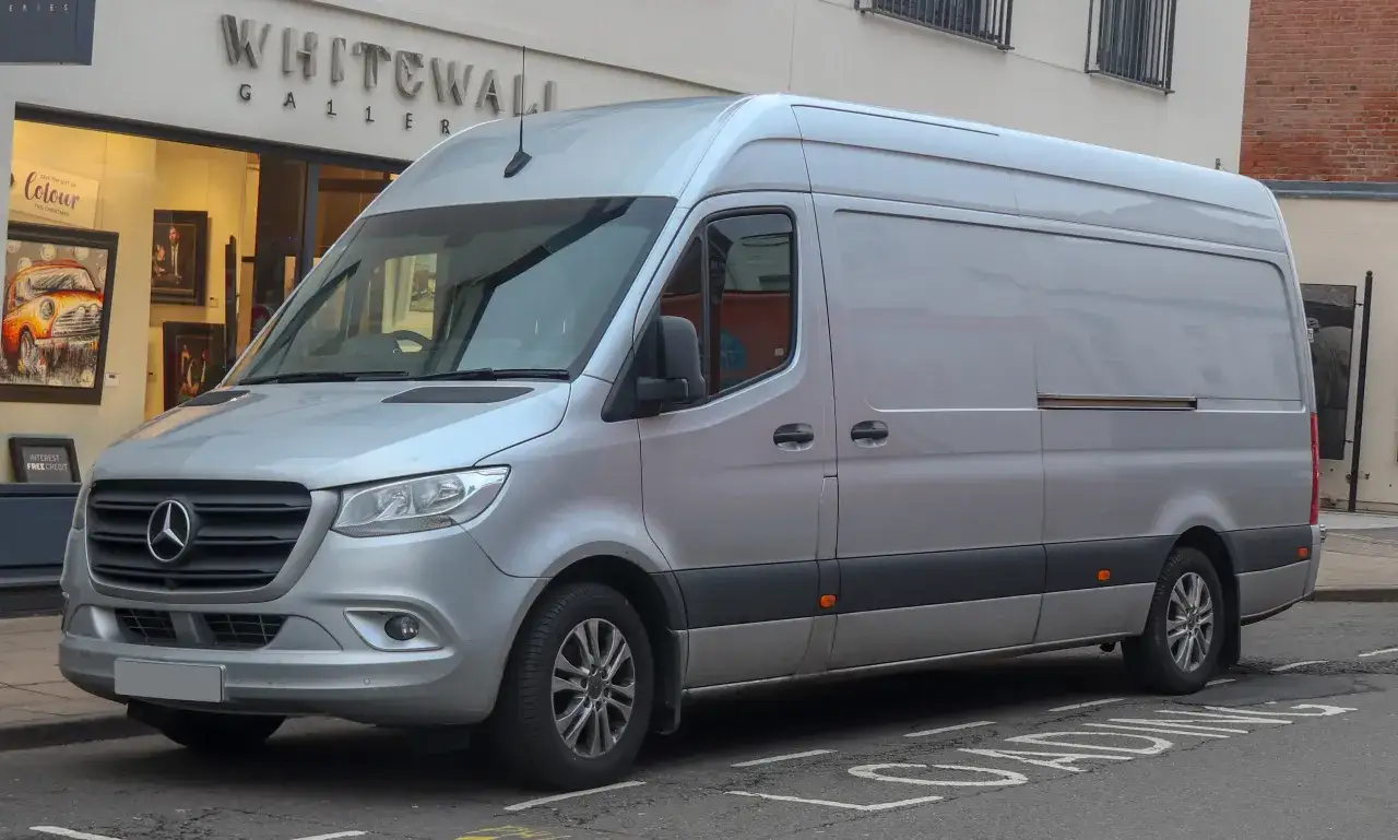 Zdjęcie Mercedes diesel sprinter van - czy warto inwestować w ten model?